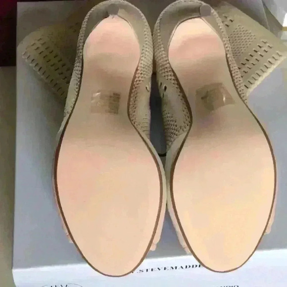 Steve Madden Candid Peep Toe Booties Nude (10) - Picture 4 of 5